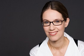Dr. <b>Anne Trösken</b> - troeskena